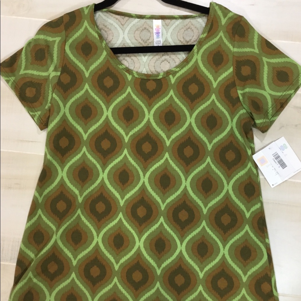 LuLaRoe Classic T small